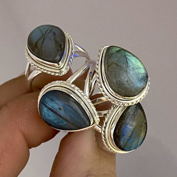 Laihas Twisted Raindrop Labradorite Ring